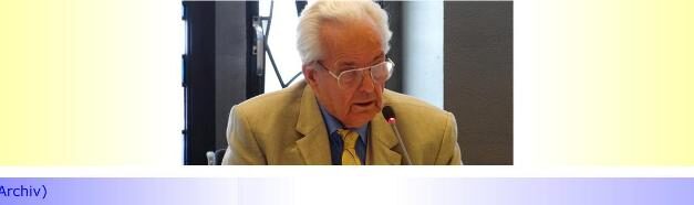 » Als Adressen noch mit Platte auf die Kuverts und Einladungen zu Sitzungen auf Matrize gezogen wurden « • FDP Mönchengladbach ehrt Peter E. Dörrenberg für mehr als 55 Jahre ehrenamtliches Engagement