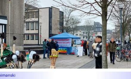 „Friedensbündnis Mönchengladbach“ informierte  am 21. Januar auf dem Rheydter Wochenmarkt • Atomwaffen und Ukraine-Krieg im Mittelpunkt