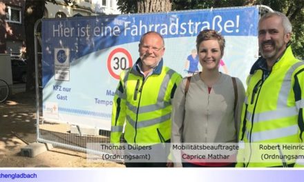 Nahmobilität • Teil IV: Aufklärungsaktion der Stadt mit neuen Bannern und Plakaten zur „Blauen Route“